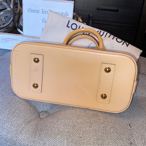 LOUIS VUITTON Vernis Alma BB Rose Ballerine Bag - Picture 7 of 15